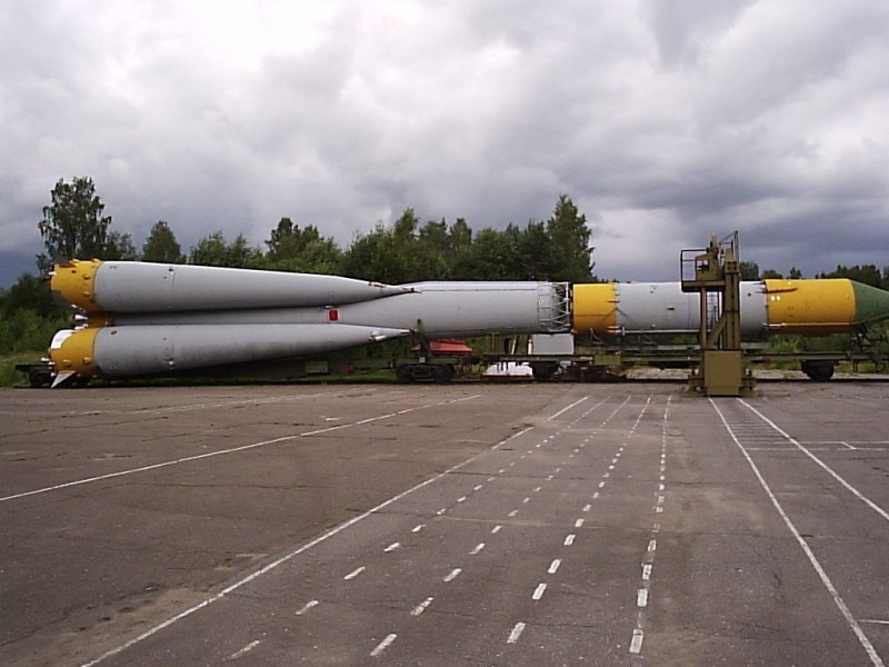 Molniya_launch_vehicle_-_panoramio.jpg