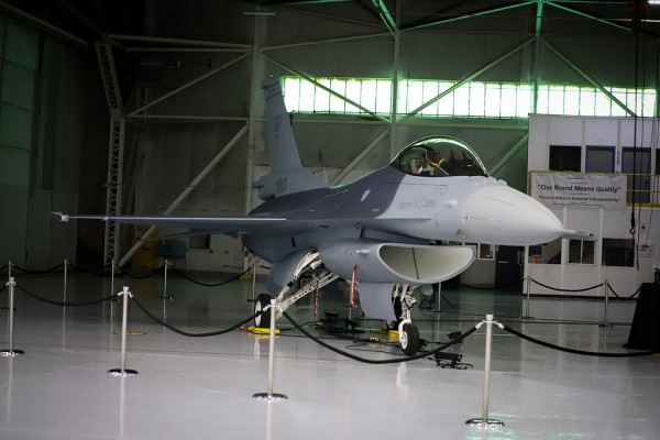 F16SVK.jpg